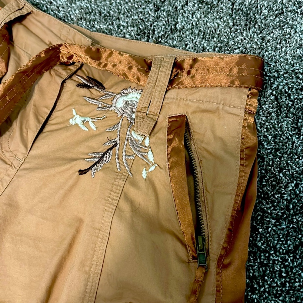 Pre Loved Cache Capris Pants. Brown, Size 0. - image 6
